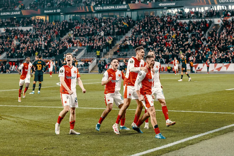 Fotbalový zážitek s výhledem na hvězdy: SK Slavia Praha